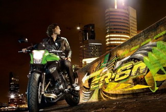 Kawasaki ER-6N: 
официальное видео